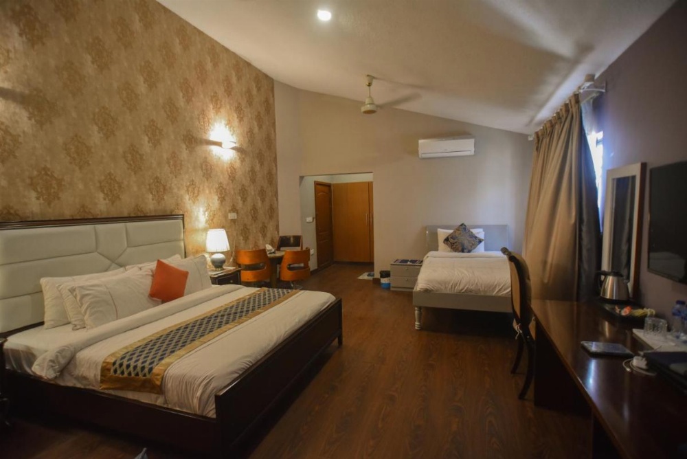 Room image 3