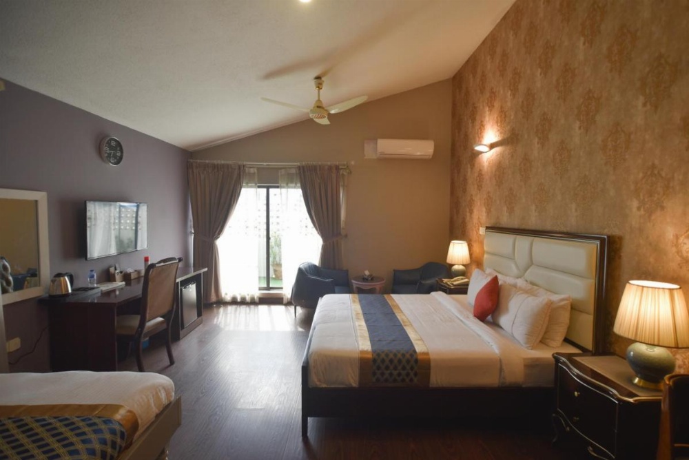 Room image 4